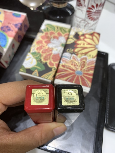 肌肤之钥/CPB · 2019圣诞限定口红 奢华艳光511#/光魅幻色512#