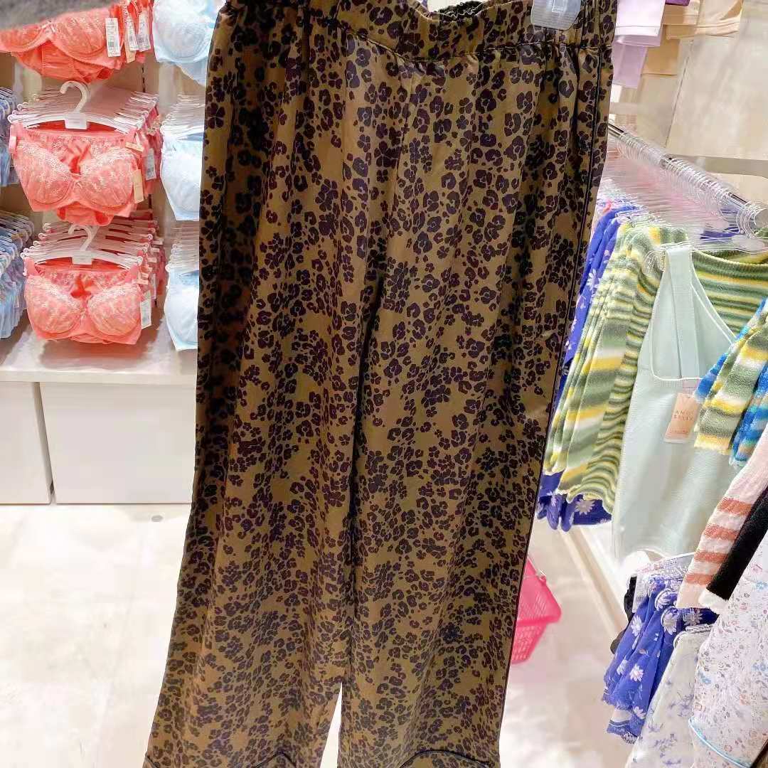 黛安芬 · triumph 之AM STYLE系列睡衣套装墨绿色黑色印花 袖口小心心刺绣 